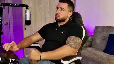 Snapshot of mr_david_cox chatting on 02-19-25, 11:49 David online show from 02-19-25, 11:49