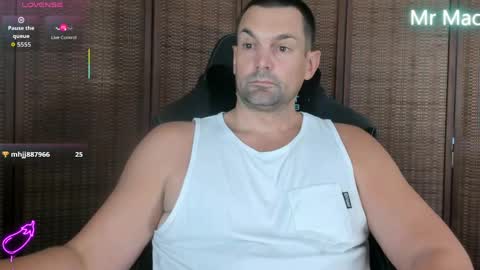 Snapshot of mr_mac69 chatting on 05-12-26, 08:06 Cam online show from 05-12-26, 08:06