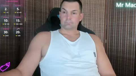 Snapshot of mr_mac69 chatting on 05-29-26, 05:22 Cam online show from 05-29-26, 05:22