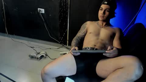 mr_maximo online show from 10-25-25, 06:46