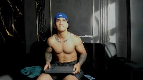 mr_maximo online show from 12-19-25, 09:11