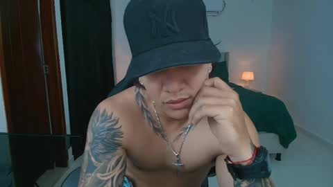 Snapshot of mr_maximo chatting on 06-05-26, 06:52 mr_maximo online show from 06-05-26, 06:52