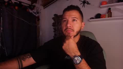 MIKEE online show from 10-30-25, 03:08