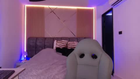 MIKEE online show from 03-20-26, 03:11