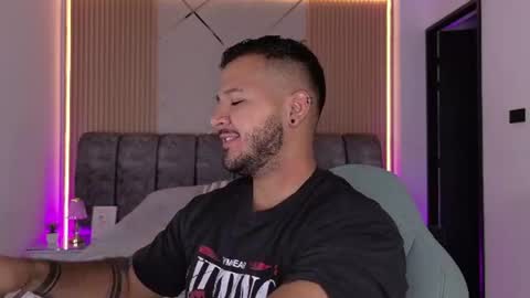 Snapshot of mr_mikee_ chatting on 07-25-26, 03:15 MIKEE online show from 07-25-26, 03:15