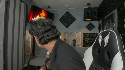 Snapshot of mr_mois chatting on 04-05-26, 05:48 mr_mois online show from 04-05-26, 05:48