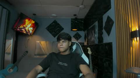 Snapshot of mr_mois chatting on 04-09-26, 06:41 mr_mois online show from 04-09-26, 06:41