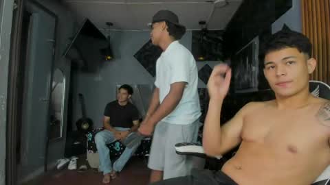 Snapshot of mr_mois chatting on 04-23-26, 05:08 mr_mois online show from 04-23-26, 05:08