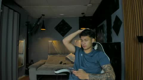 Snapshot of mr_mois chatting on 04-25-26, 09:56 mr_mois online show from 04-25-26, 09:56