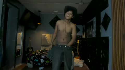 Snapshot of mr_mois chatting on 05-09-26, 07:52 mr_mois online show from 05-09-26, 07:52