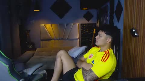 mr_mois online show from 07-04-26, 02:51