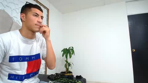 Snapshot of mr_porn_9 chatting on 06-14-26, 08:16 Mr Porn online show from 06-14-26, 08:16