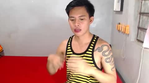 Snapshot of mr_squidcock chatting on 10-26-25, 01:17 KYLE online show from 10-26-25, 01:17