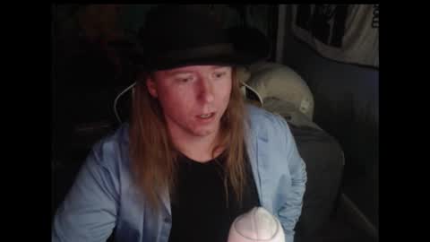 Snapshot of mr_strawberry chatting on 10-27-25, 02:48 mr_strawberry online show from 10-27-25, 02:48