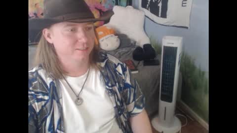 mr_strawberry online show from 03-27-26, 07:02