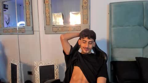 Snapshot of mr_strike chatting on 11-07-25, 02:55 MR online show from 11-07-25, 02:55