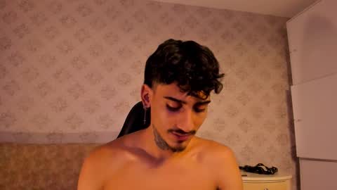 Snapshot of mr_strike chatting on 11-16-25, 02:50 MR online show from 11-16-25, 02:50