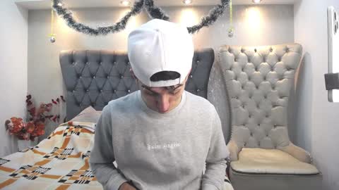 Snapshot of mr_williseo chatting on 01-04-25, 07:44 williseo online show from 01-04-25, 07:44