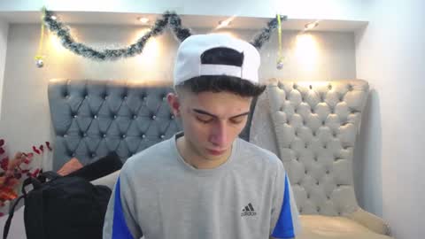 Snapshot of mr_williseo chatting on 01-07-25, 07:06 williseo online show from 01-07-25, 07:06