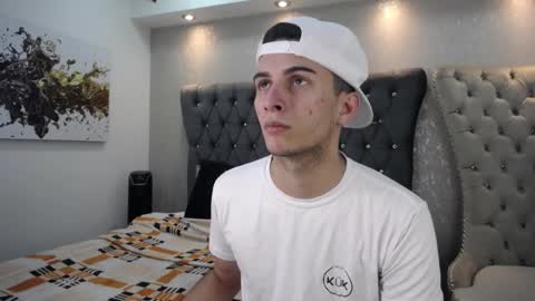 Snapshot of mr_williseo chatting on 03-03-25, 07:17 williseo online show from 03-03-25, 07:17