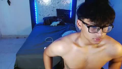 Snapshot of mr_yisuz chatting on 06-25-26, 11:15 yisuz online show from 06-25-26, 11:15