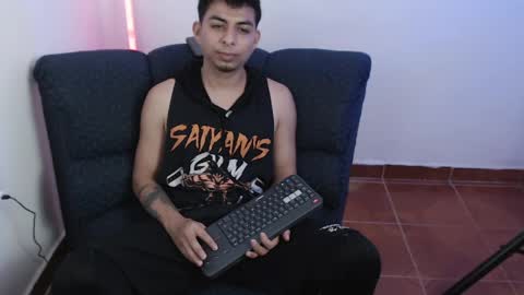Snapshot of mralpha_latino chatting on 04-15-26, 04:30 Alpha LATINO online show from 04-15-26, 04:30