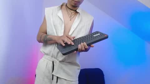 Snapshot of mralpha_latino chatting on 04-18-26, 05:11 Alpha LATINO online show from 04-18-26, 05:11