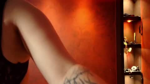 Snapshot of mranii_queen_bdsm_ chatting on 07-21-26, 03:20 mranii_queen_bdsm_ online show from 07-21-26, 03:20