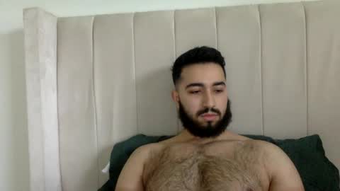 Snapshot of mrarabdaddy chatting on 06-19-26, 11:47 mrarabdaddy online show from 06-19-26, 11:47