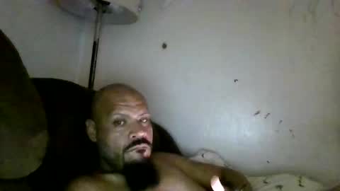 Snapshot of mrbiggs1077777 chatting on 10-31-25, 03:35 mrbiggs1077777 online show from 10-31-25, 03:35