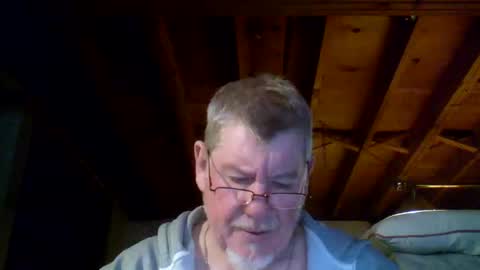 Snapshot of mrblade666 chatting on 05-11-26, 12:27 mrblade666 online show from 05-11-26, 12:27