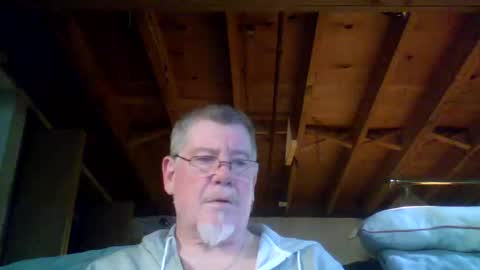 Snapshot of mrblade666 chatting on 05-11-26, 08:28 mrblade666 online show from 05-11-26, 08:28