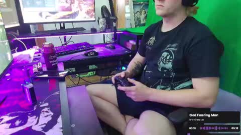 Snapshot of mrbuttcrackula chatting on 07-01-26, 04:18 TyTheBiGuy online show from 07-01-26, 04:18