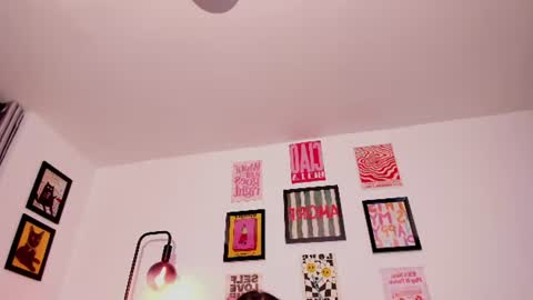 Snapshot of mrbuu_ chatting on 07-02-26, 03:23 Laura online show from 07-02-26, 03:23