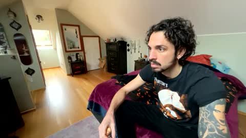 mrfanceypants online show from 11-18-25, 07:51