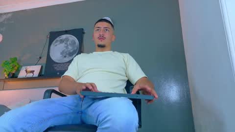 Mr Fox online show from 11-08-25, 07:34