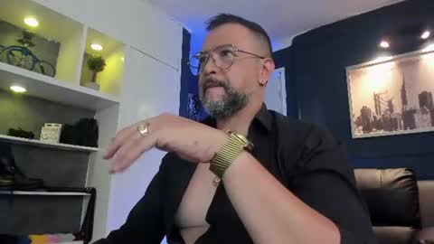Snapshot of mrfrank_tattoo chatting on 06-16-26, 02:09 MrFrank. online show from 06-16-26, 02:09