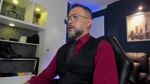 Snapshot of mrfrank_tattoo chatting on 06-18-26, 11:03 MrFrank. online show from 06-18-26, 11:03