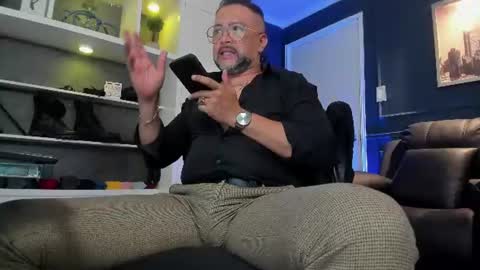 Snapshot of mrfrank_tattoo chatting on 07-10-26, 02:52 MrFrank. online show from 07-10-26, 02:52