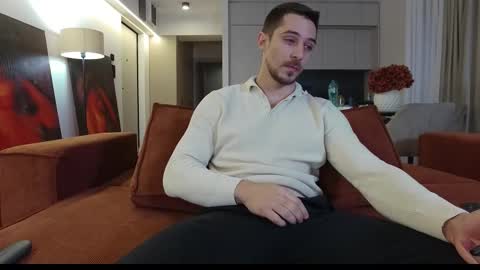 Snapshot of mrgreeneyes01 chatting on 12-04-25, 02:48 juan luis online show from 12-04-25, 02:48