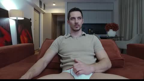 Snapshot of mrgreeneyes01 chatting on 12-19-25, 05:09 juan luis online show from 12-19-25, 05:09