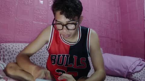 Snapshot of mrheartthief chatting on 07-21-26, 12:29 mrheartthief online show from 07-21-26, 12:29