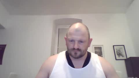 Snapshot of mrhotsex69 chatting on 10-17-25, 09:39 mrhotsex69 online show from 10-17-25, 09:39