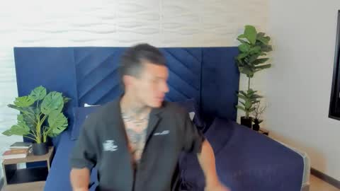 mrjustin_ online show from 10-04-25, 08:07