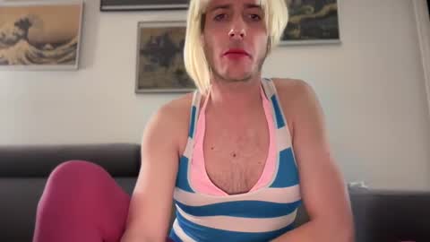 TaleOfLaura online show from 01-19-25, 10:17