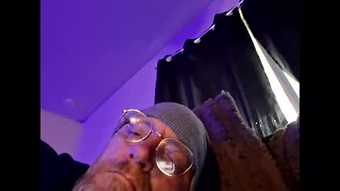 Snapshot of mrnmrsfucks4u chatting on 04-29-26, 11:00 mrnmrsfucks4u online show from 04-29-26, 11:00