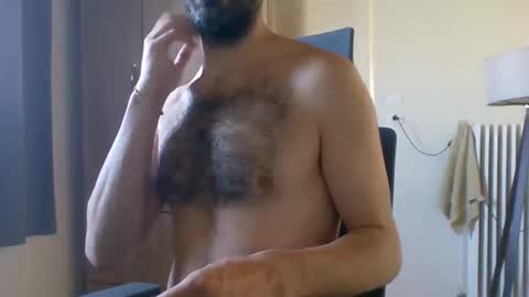 Snapshot of mrralph__90 chatting on 05-30-26, 08:33 Mrralph online show from 05-30-26, 08:33