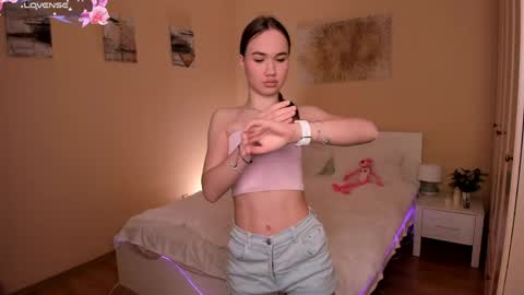 Mia online show from 03-23-26, 12:53