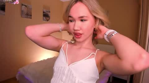 Mia online show from 05-18-26, 01:50