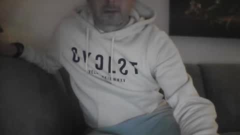 Snapshot of mrserenade46 chatting on 12-16-24, 07:00 Mrserenade online show from 12-16-24, 07:00